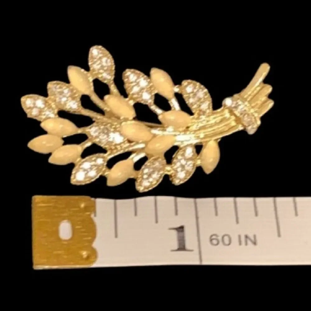 Men’s Golden Wheat Lapel Brooch with Rhinestone Accents